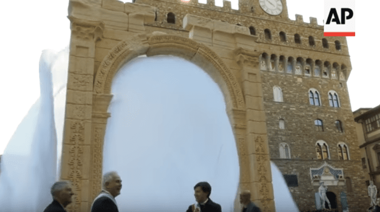 UN Displays Arch of Palmyra Combining New World Order, Idolatry and Quantum Physics