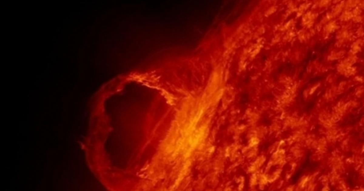 Theorist warns Earth risks being ‘plunged into darkness’ in major super flare event