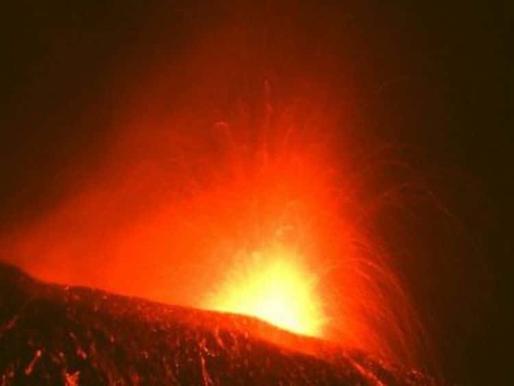 Italy’s Etna volcano erupts on Sicily, closing two airports