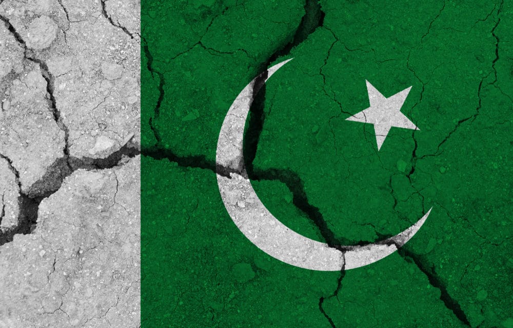 19 dead and 300 injured as powerful 5.8 magnitude earthquake strikes capital of Pakistan