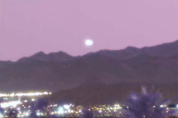 Multiple reports of UFO ‘traveling at 1,000 mph’ over Las Vegas