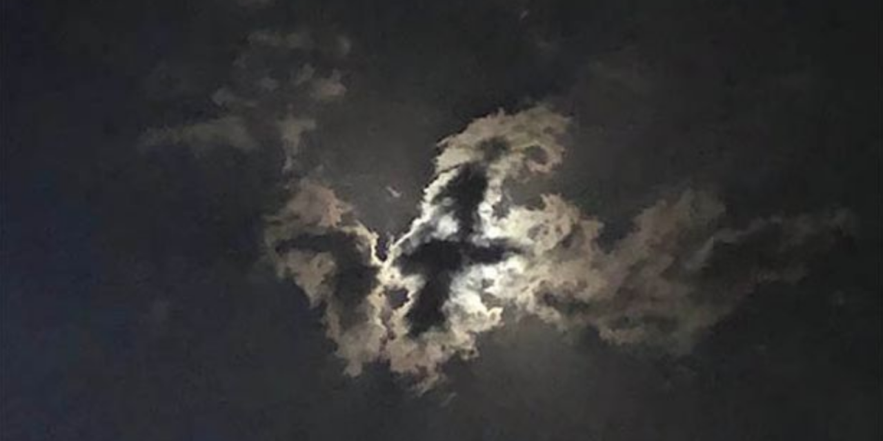 Cross Appears in Sky Above Jerusalem, Many Claim “Sign of Soon Return of Christ”
