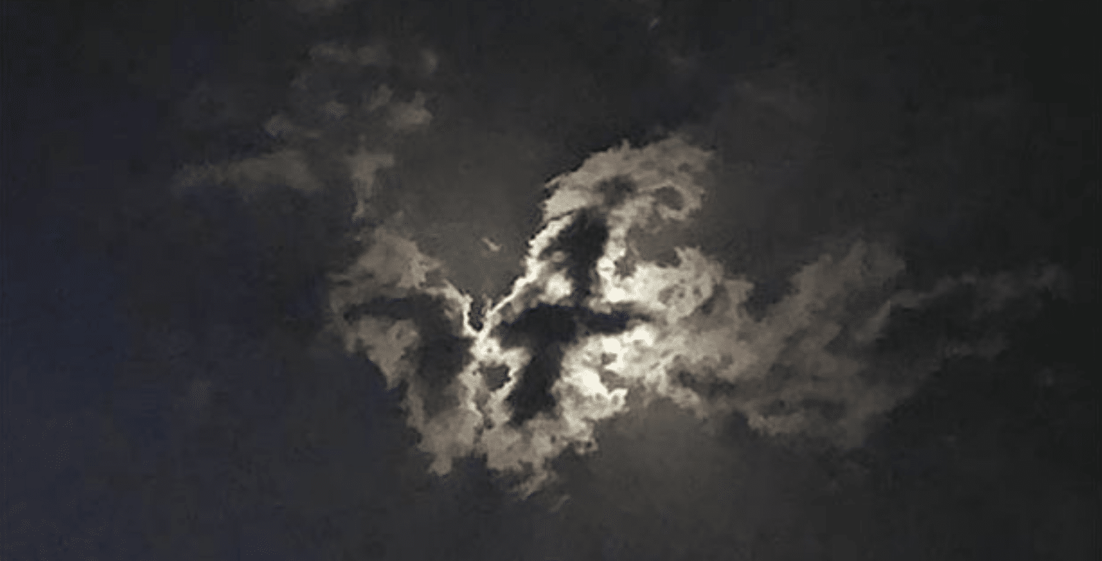 Cross Appears in Sky Above Jerusalem, Many Claim "Sign of Soon Return