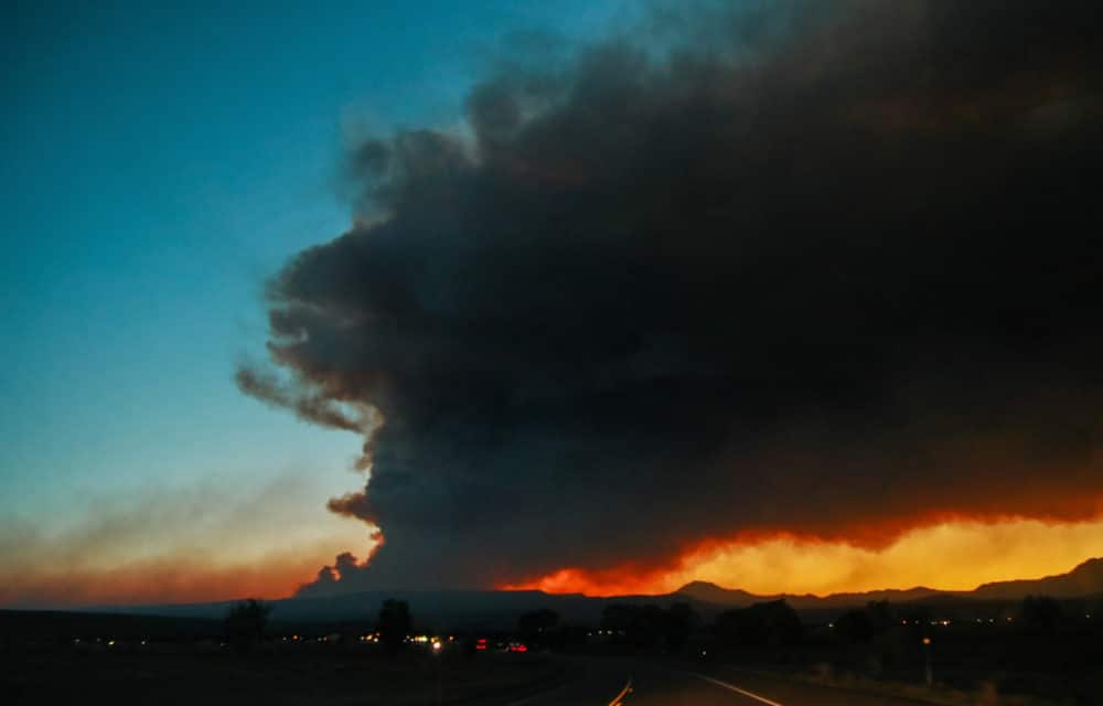 DEVELOPING: Hundreds evacuated as wildfire threatens homes near Phoenix