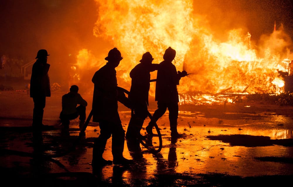 2 banks burn to ground in San Diego suburb as protests turn to violence, looting
