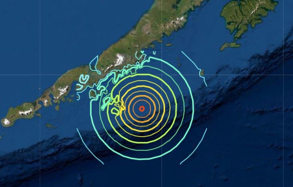 Huge Magnitude 7 8 Earthquake Strikes Alaska