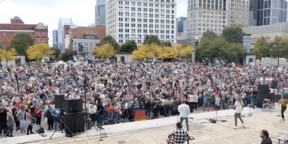 Over 10,000 Gather to Praise God in Downtown Nashville