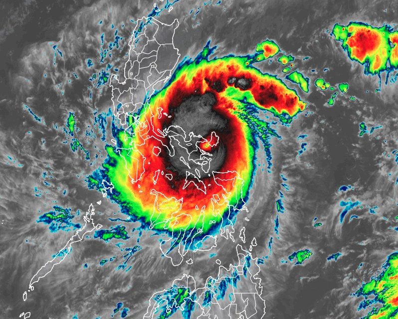 Super Typhoon “Goni” strikes the Philippines as the strongest storm of the year with 140 mph winds