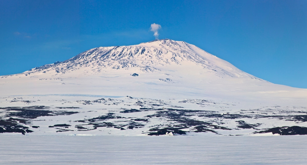 Volcanoes beneath Antarctica could erupt and make planet ‘uninhabitable’