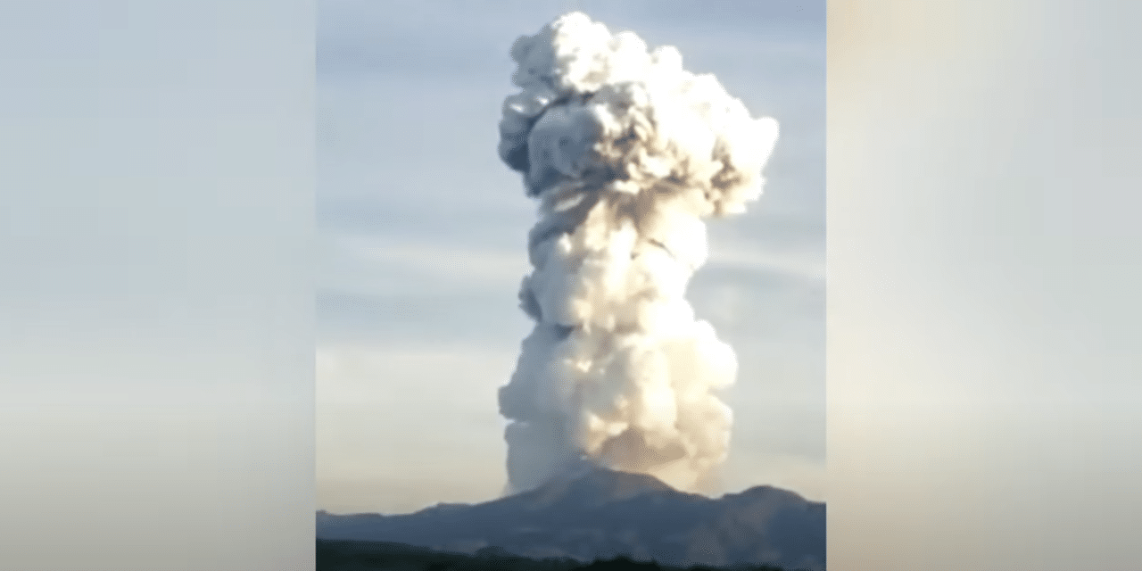 Volcano in Costa Rica erupts producing what some say is largest eruption in years