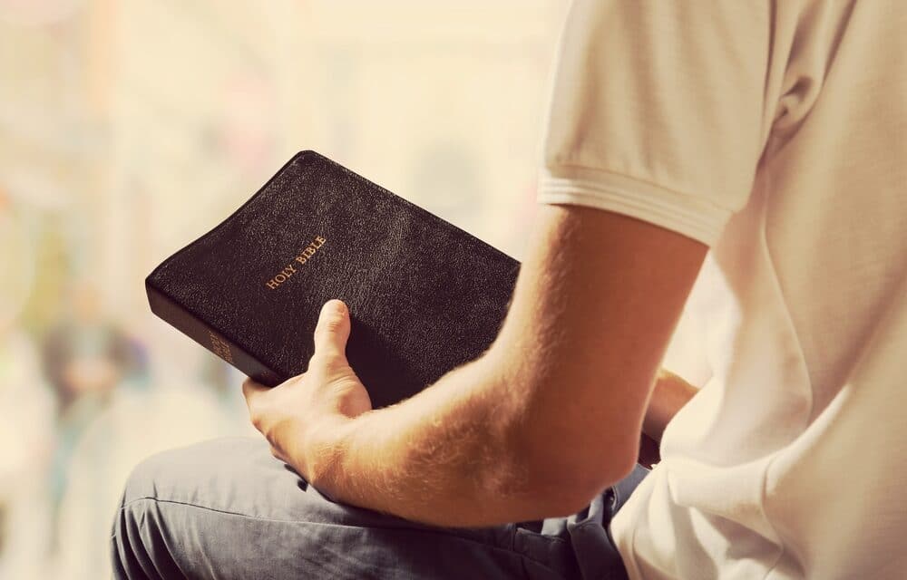 Atheists furious after Baptists hand out children Bibles