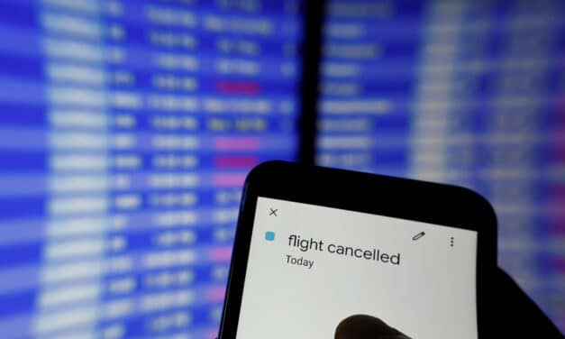 American Airlines cancels over 1500 flights, Blames weather and “staffing issues”