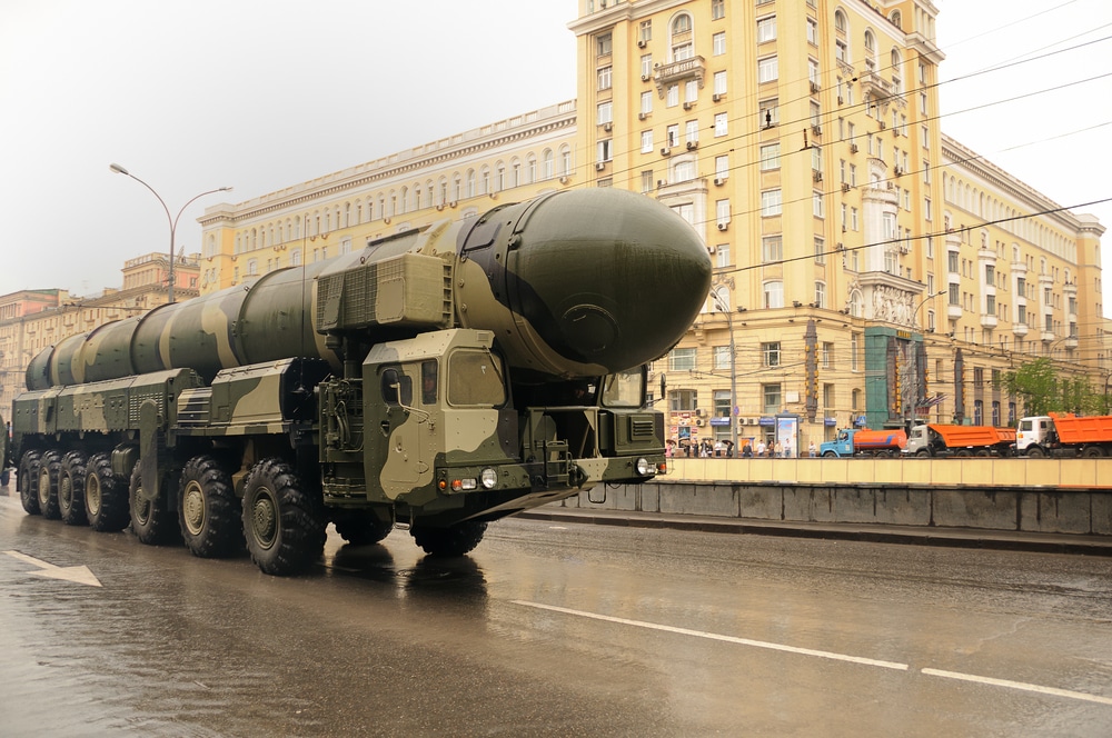 Putin prepares to use 'father of all bombs' as brave Ukrainians hold up ...