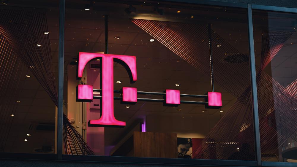 T-Mobile tells corporate employees get vaccinated by April or find a new job