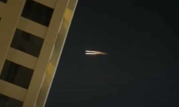 (WATCH) Incredible unexplained fireball splits in sky above Dubai leaving onlookers stunned