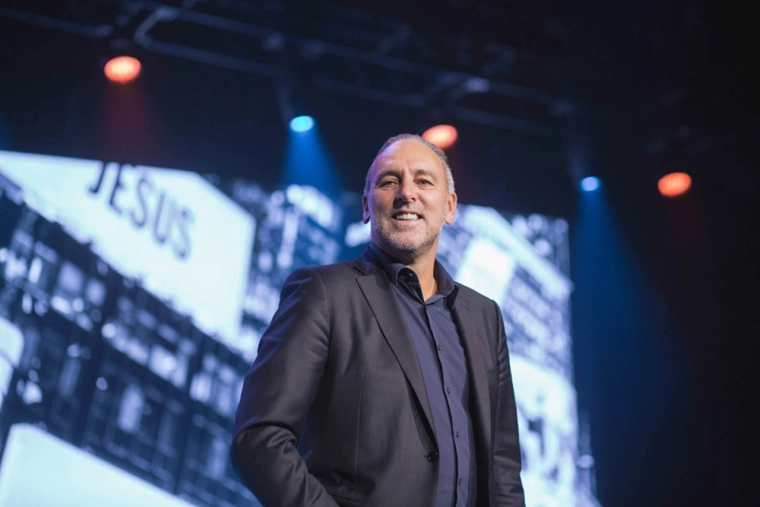 New report reveals Hillsong founder Brian Houston was drunk inside a woman’s hotel room for 40 minutes during conference in 2019
