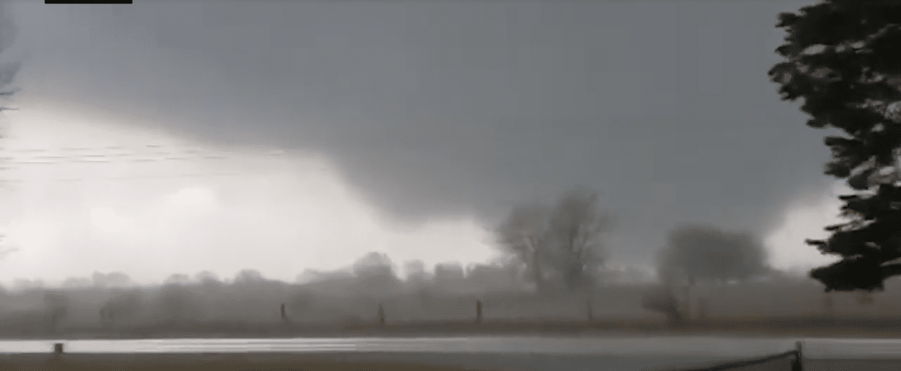 Large and damaging tornado strikes Des Moines area leaving damage