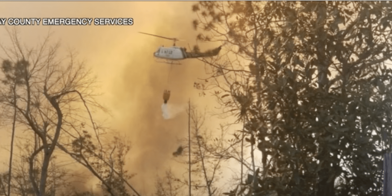 (WATCH) Dangerous wildfire in Florida grows to 1,400 acres forcing hundreds to evacuate