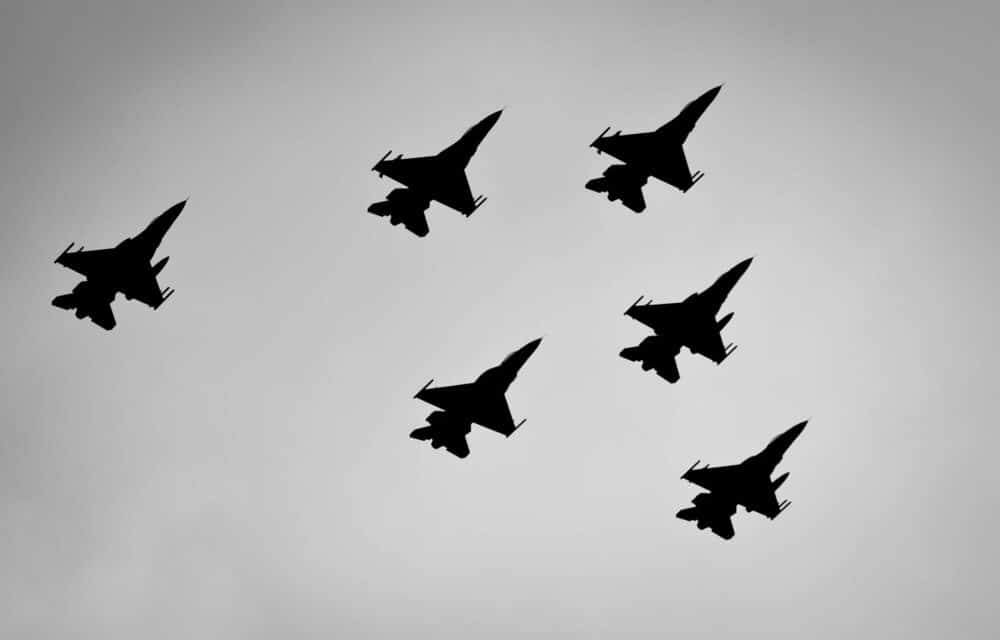 WW3 ALERT: Poland is now offering fighter jets to help Ukraine