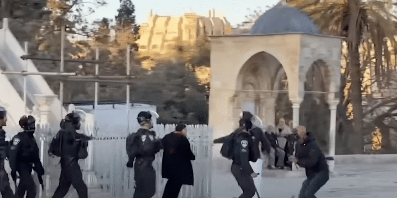 Hundreds of Palestinians arrested after violent 6 hour riot at the Temple Mount, US deeply concerned, Palestinians threaten escalation