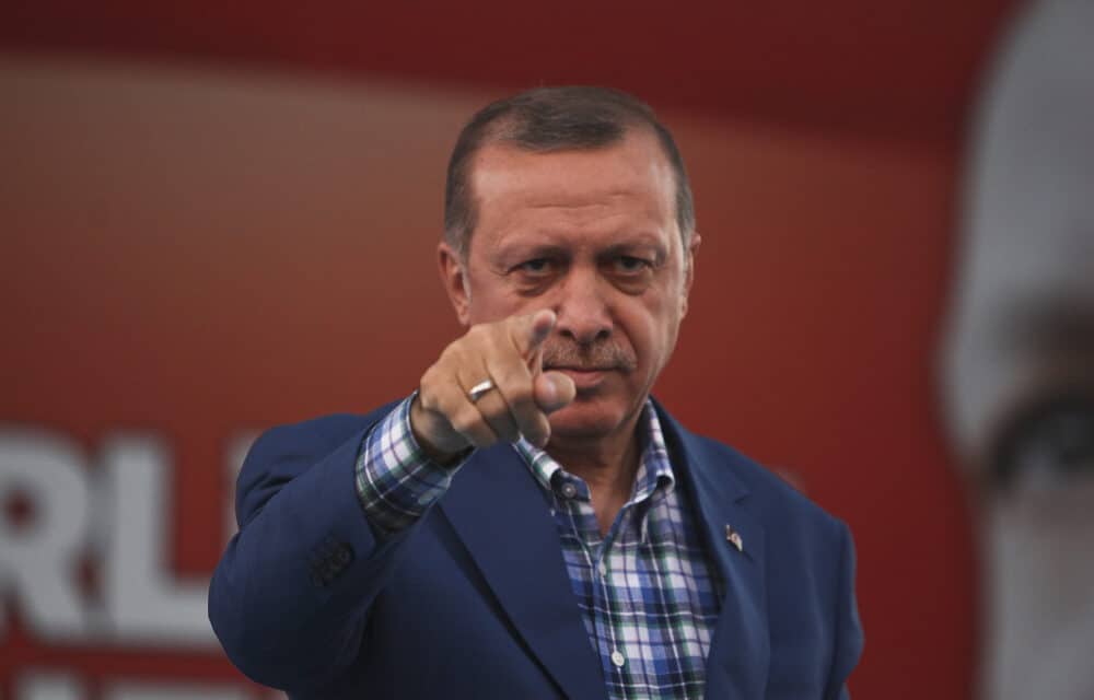 Erdogan warns Greece that it could “pay a heavy price” over Aegean airspace violations