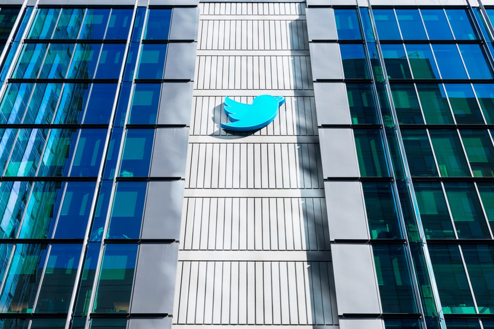 European Union warns that Twitter will face fines or shutdown if it does not comply with law