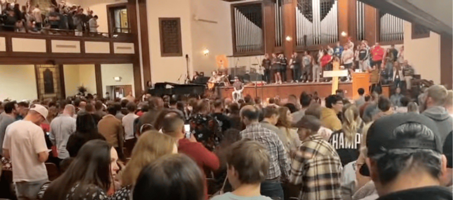 A nonstop Kentucky prayer ‘revival’ is exploding and people are traveling thousands of miles to take part