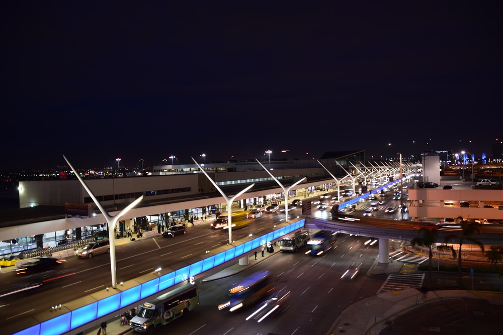 Major 45-minute power failure strikes L.A International Airport halting passenger screenings and potentially delaying flights, Cause unknown