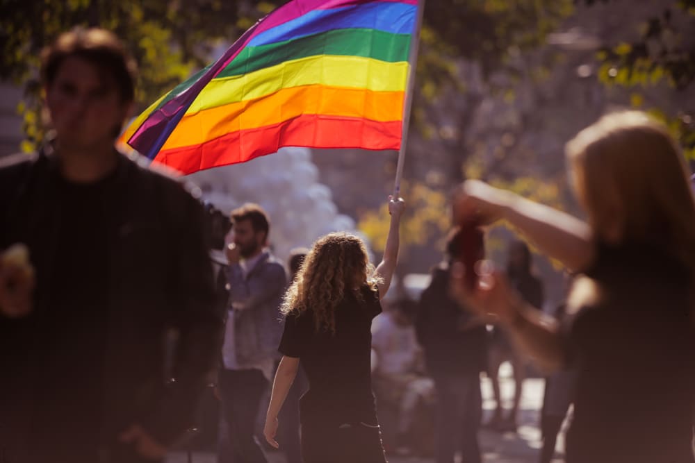Thousands of LGBTQ+ flock to Florida for “Gay Day” festival in defiance against Desantis