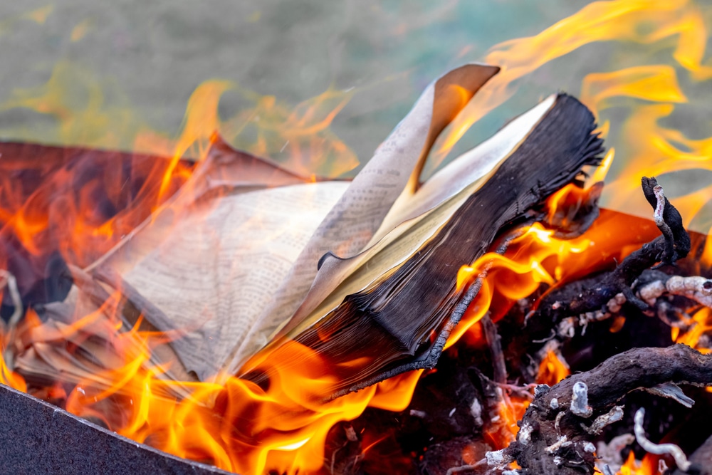Sweden allows Bible burning outside embassy