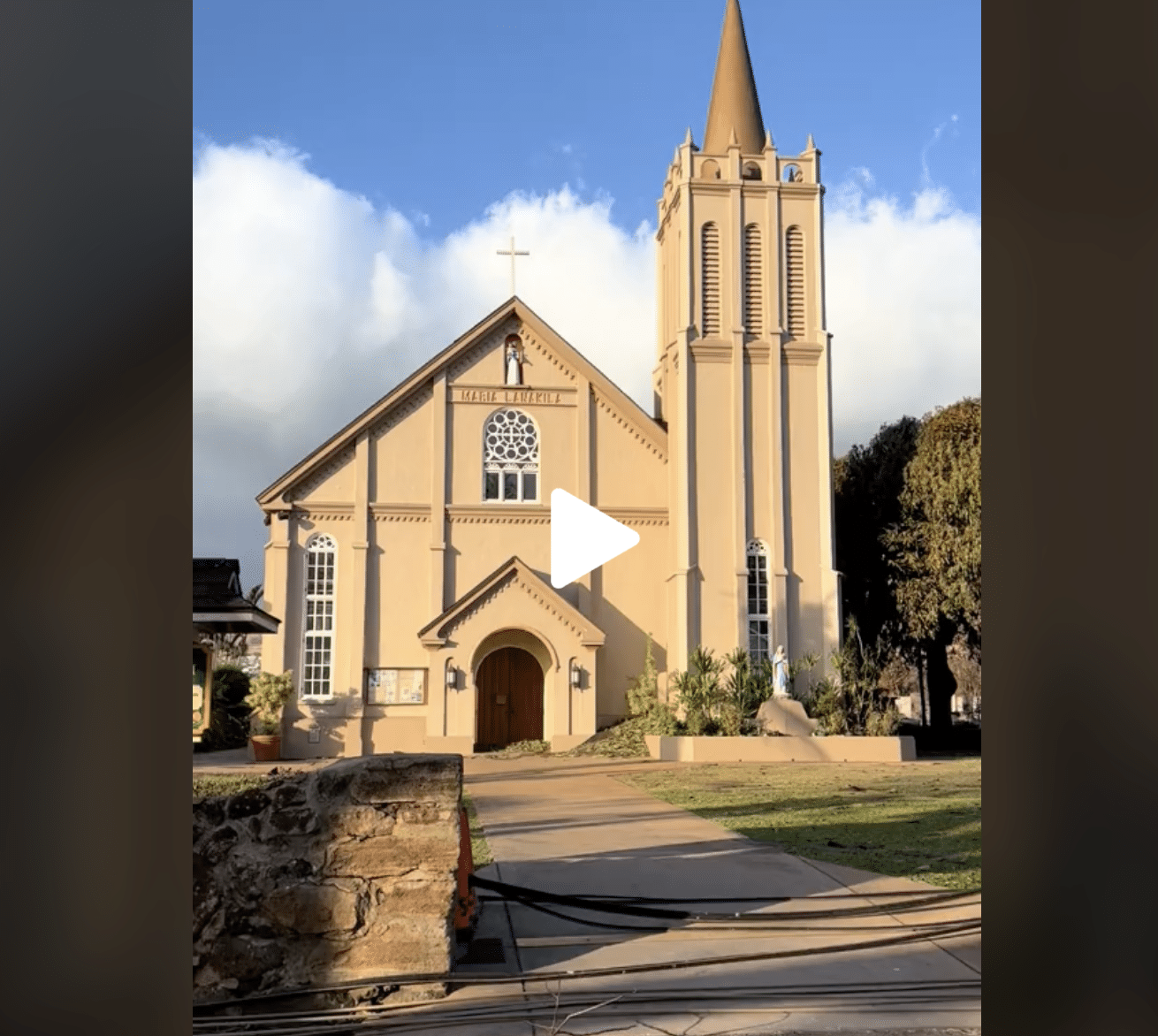 (WATCH) Lahaina church miraculously untouched by devastating Maui wildfires