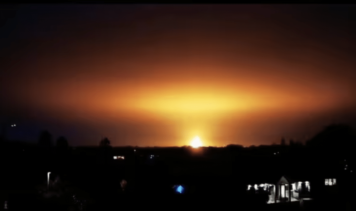 DEVELOPING: Huge explosion seen over the city of Oxford