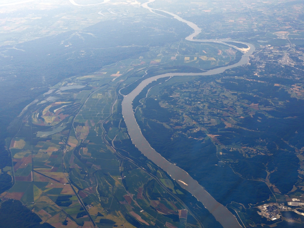 Before and after satellite images are revealing that the Mississippi river is disappearing