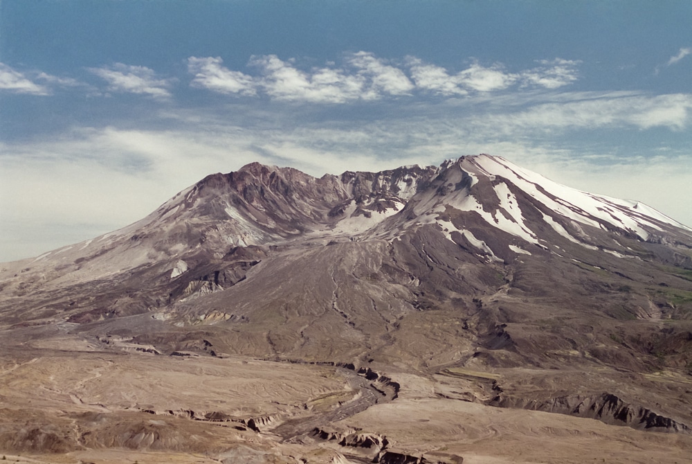 DEVELOPING: Mount St. Helens is RECHARGING with up to 50 small quakes a week, 43 years after gigantic eruption killed 57 people