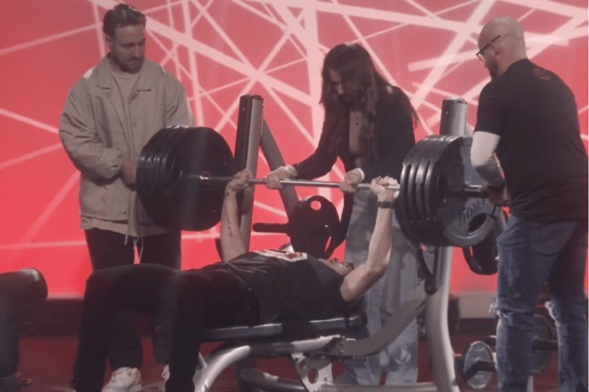 Pastor bench presses 400 pounds in front of congregation to illustrate ‘God’s power plus God’s people’ in fight against worry