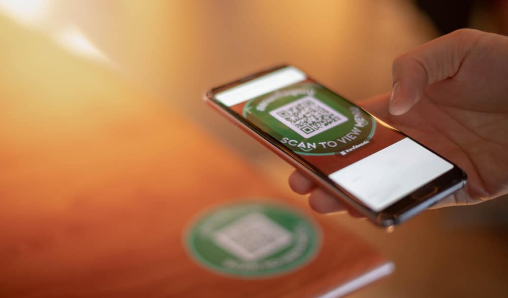 Soon parts of Paris will be off-limits without a QR code