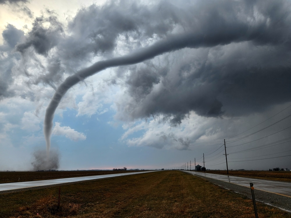 The U.S. just experienced 300 tornadoes in April, second-most on record