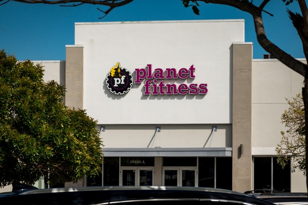 Man found dead inside tanning bed at Planet Fitness after 2 days