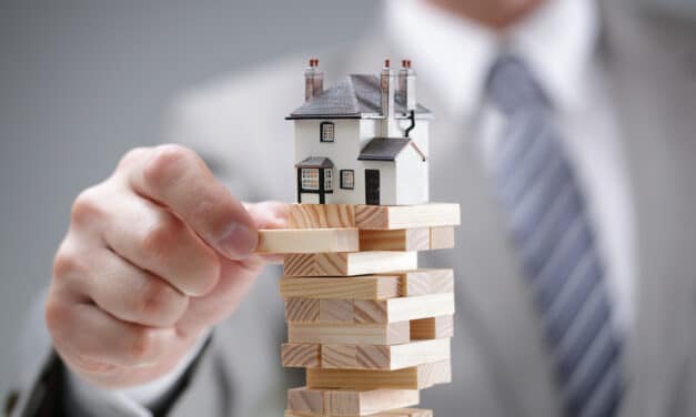 Home buyers bail in droves as realtors reveal how they are waiting for a crash as big as 2008