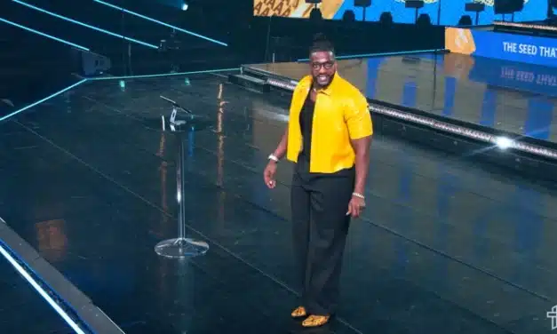 TRANSformation Church Pastor Michael Todd seen wearing ‘feminine’ attire