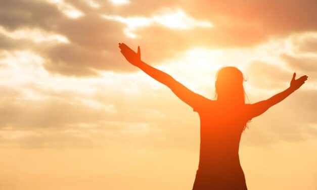 Woman claims she saw Heaven after two near death experiences